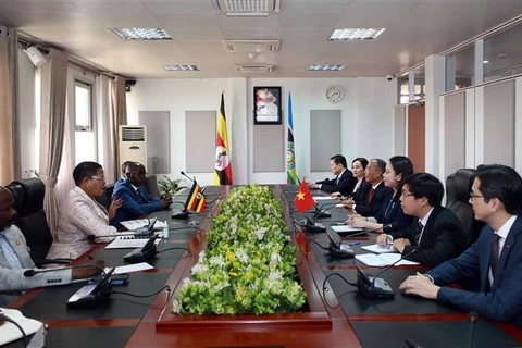 Vicepresidenta vietnamita se reúne con su par de Uganda en Kampala