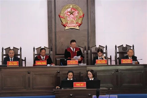 Tribunal vietnamita condena a cadena perpetua a 10 terroristas