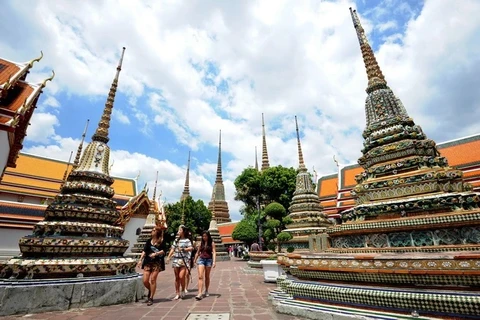 Tailandia aplica nueva norma para devolución del IVA a los turistas