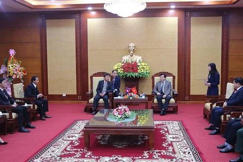 Hoa Binh y provincia laosiana de Houaphanh amplían cooperación multifacética