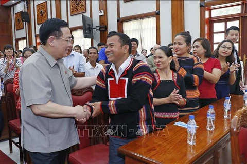 Titular del Parlamento vietnamita felicita a pobladores de Gia Lai por el Tet