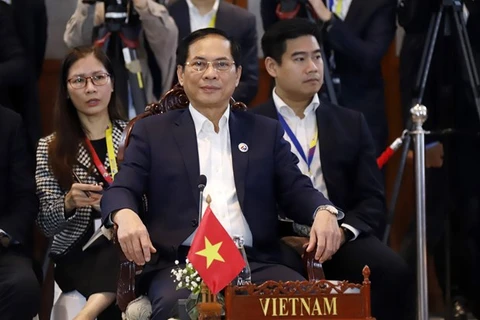 Comienza reunión restringida de cancilleres de la ASEAN en Laos