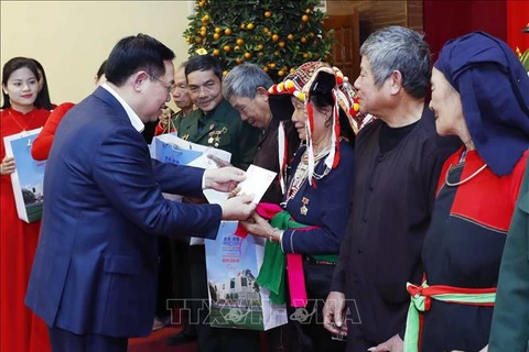Felicitan a pobladores y soldados de la provincia de Yen Bai por el Tet