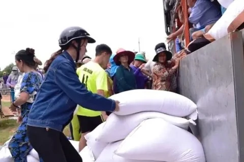Suministran arroz a localidades vietnamitas por el Tet