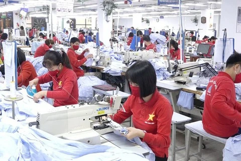 PMI de industria manufacturera vietnamita vuelve a superar 50 puntos