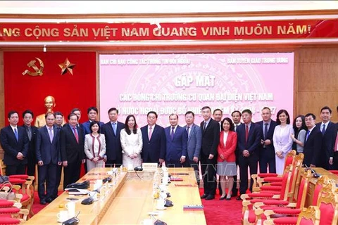 Destacan papel de misiones representativas de Vietnam en el exterior