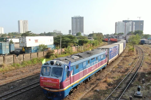 Sale primer tren de transporte de productos agrícolas a China en Año Nuevo Lunar