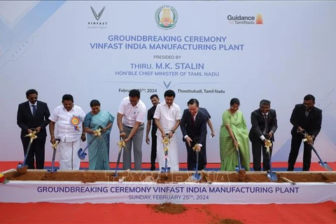 Vinfast de Vietnam inicia construcción de fábrica vehículos eléctricos en India