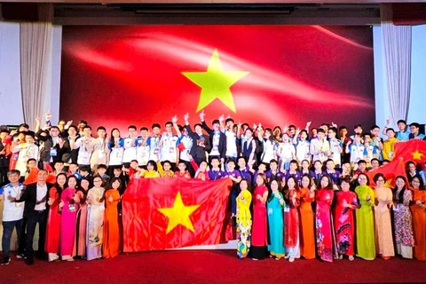 Estudiantes vietnamitas ganan premios en concurso internacional de matemática