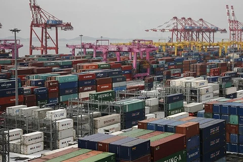 Servicio semanal de contenedores conecta puerto de Corea del Sur con Vietnam