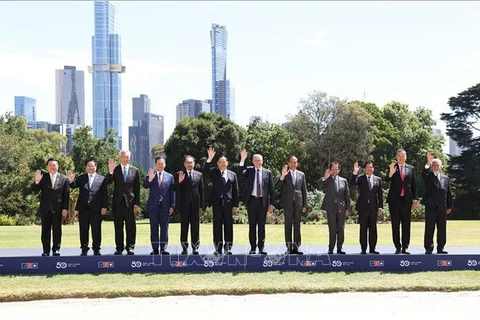 Cumbre ASEAN-Australia: Premier vietnamita se reúne con líderes de otros países 