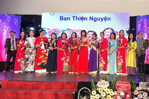 Lanzan concurso de redacción de poemas sobre mujeres vietnamitas en Ultramar