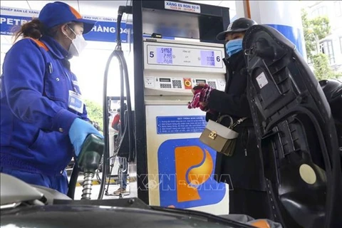Precios de la gasolina bajan ligeramente en el último ajuste