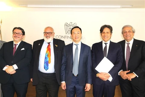 Vietnam aumenta conexión con empresas de región italiana de Basilicata