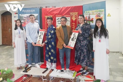 Estudiantes promueven cultura vietnamita en Rusia