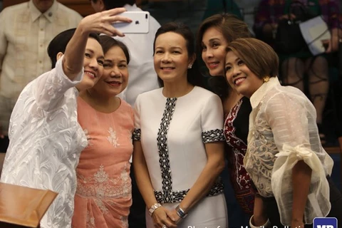 Filipinas tiene la tasa más alta de mujeres en puestos directivos superiores: encuesta