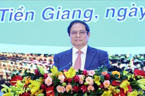 Premier insta a Tien Giang a convertirse en una provincia industrial y orientada a los servicios