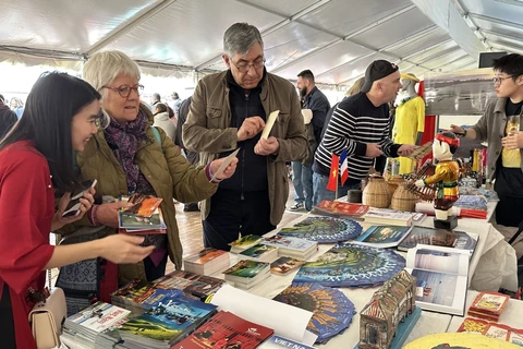 Divulgan cultura vietnamita en un evento francófono en Francia