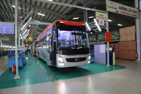 Aumentan drásticamente ventas de autobuses vietnamitas