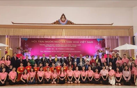 Campamento de lengua y cultura vietnamita se celebra en Tailandia