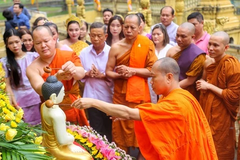Premier felicita a la comunidad khmer en ocasión de su fiesta tradicional