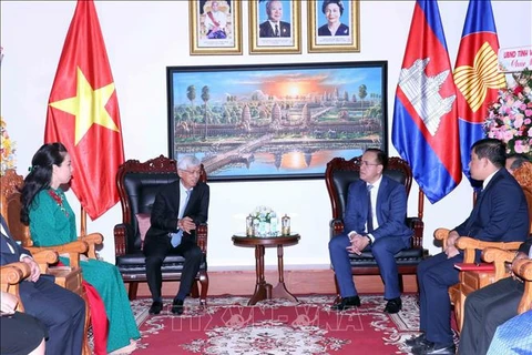 Ciudad Ho Chi Minh por cooperar con localidades camboyanas 