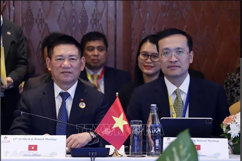 Vietnam participa en reuniones de ASEAN sobre cuestiones financieras y monetarias