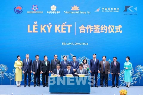 Vietnam Airlines y socios chinos firman acuerdos de cooperación de unos 500 millones de dólares