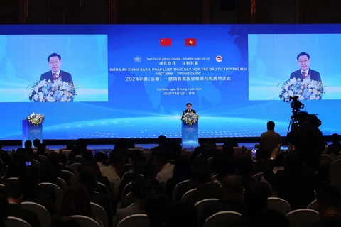 Presidente parlamentario afirma apoyo a cooperación entre localidades vietnamitas y Yunnan de China