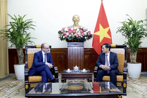 Vietnam otorga importancia a cooperación con España