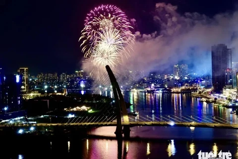 Fuegos artificiales iluminarán cielo de Ciudad Ho Chi Minh por Día de liberación del Sur