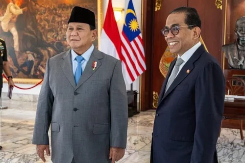 Indonesia y Malasia impulsan cooperación en defensa