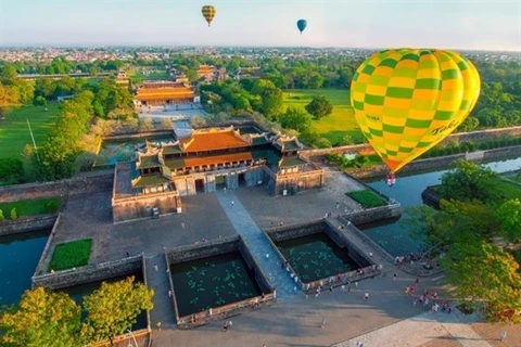 (Video) Colorido Festival Internacional de Globos Aerostáticos en Vietnam