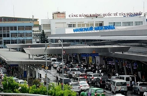 (Televisión) Aeropuerto internacional Tan Son Nhat entra a temporada alta del Tet