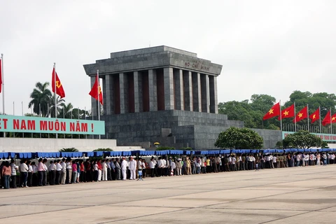 (Televisión) Reabre Mausoleo del Presidente Ho Chi Minh 