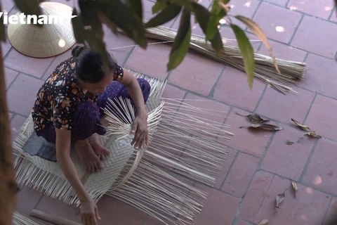 Aldea de oficio tradicional fabrica productos de bambú y ratán en Bac Giang