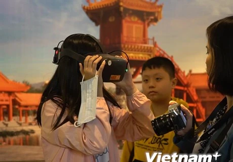 Recreación de patrimonio arquitectónico en 3D atrae a turistas en Hanoi