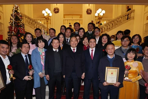 VNA honrada con premios "La Hoz y el Martillo Dorados" 