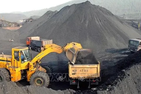 Vietnam aumentará importaciones de carbón en el período 2025-2035