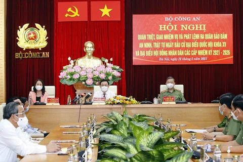 Presidente parlamentario de Vietnam participa en conferencia para garantizar seguridad de elecciones