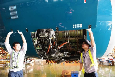 Aspira Vietnam a convertirse en centro de reparación y mantenimiento de aeronaves