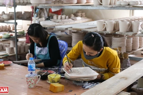 Hanoi impulsa desarrollo de aldeas de oficios tradicionales