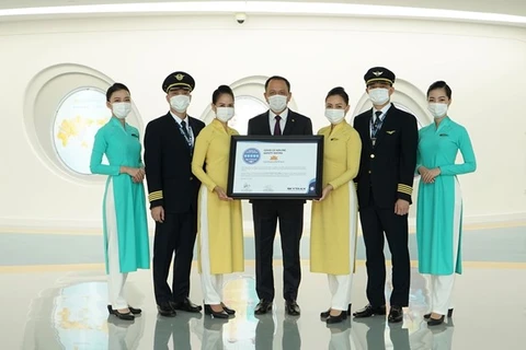 Vietnam Airlines recibe certificado de cinco estrellas en seguridad y prevención contra el COVID-19