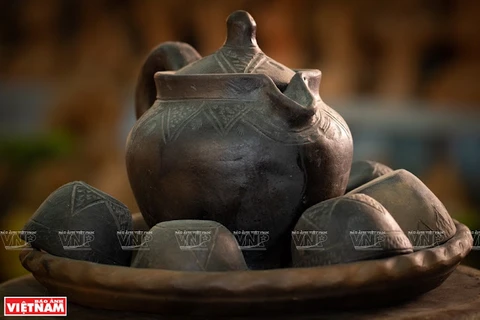 Quintaesencia del arte de la cerámica de la etnia cham 