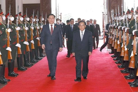 Vietnam y Laos buscan promover cooperación económica