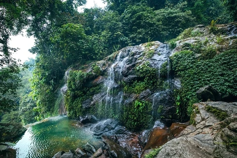 Belleza de montañas y bosques del distrito de Ba Vi en Hanoi