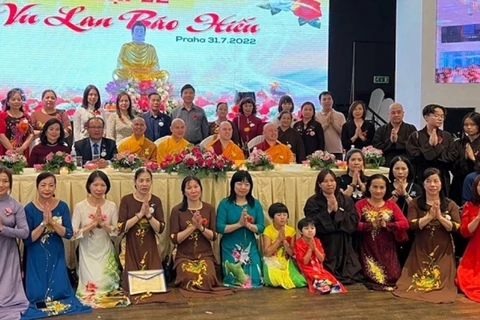 Vietnamitas en República Checa celebran fiesta de Vu Lan