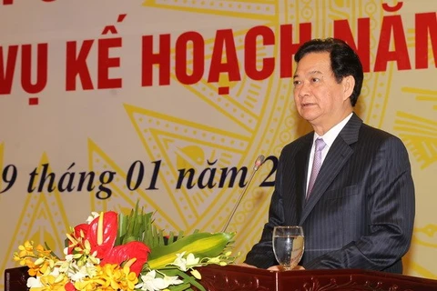 Premier vietnamita exhorta a fomentar infraestructura de transporte (Fuente:VNA)