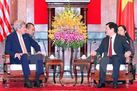 Le président Truong Tan Sang reçoit le secrétaire d'Etat américain John Kerry