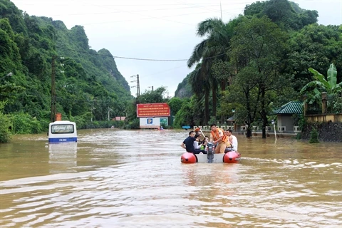 Crues : soutien aux sinistrés de Quang Ninh et de Dien Bien 